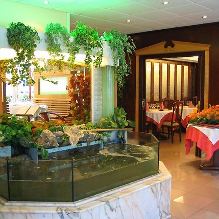 Hotel Isabel Isla Plana Restoran fotoğraf
